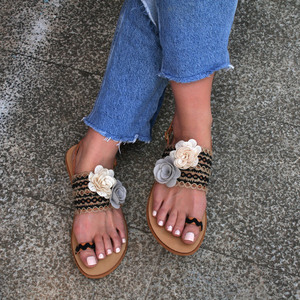 Χειροποίητα Δερμάτινα Σανδάλια με λουλούδια, Ankle strap sandals women. - λουλούδια, μαύρα, boho, φλατ, ankle strap - 3