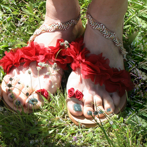 Κόκκινα λουλουδένια σανδάλια, γυναικεία χειροποίητα σανδάλια. - κόκκινο, ύφασμα, λουλούδια, φλατ, ankle strap - 4