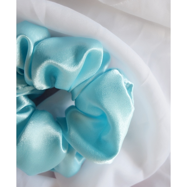Σατέν oversized scrunchie μαλλιών γαλάζιο - romantic, για τα μαλλιά, λαστιχάκια μαλλιών - 2