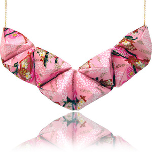 Κολιέ Origami | Pyramid Pixels Pink - κοντά, μεγάλα