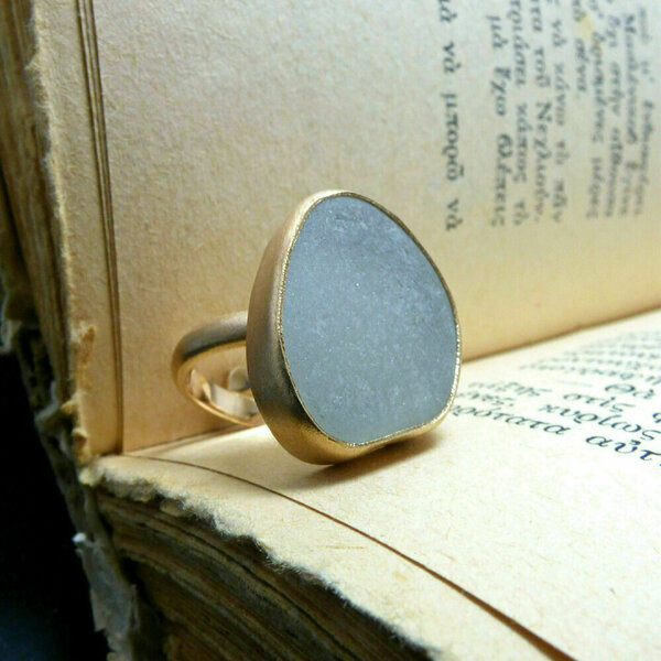 " Golden Seaglass ring" - Xειροποίητο επίχρυσο ματ δαχτυλίδι με γυαλάκι της θάλασσας!i - ημιπολύτιμες πέτρες, επιχρυσωμένα, μικρά, μικρά, boho, αυξομειούμενα, φθηνά - 5
