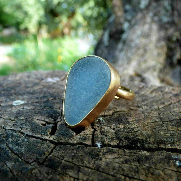 " Golden Seaglass ring" - Xειροποίητο επίχρυσο ματ δαχτυλίδι με γυαλάκι της θάλασσας! - ημιπολύτιμες πέτρες, επιχρυσωμένα, μικρά, μικρά, boho, αυξομειούμενα, φθηνά - 4