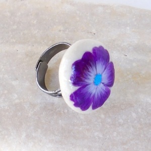 Δαχτυλίδι, ζωγραφισμένη πετρούλα με μωβ λουλούδι. - ζωγραφισμένα στο χέρι, λουλούδι, μεγάλα, αυξομειούμενα - 3