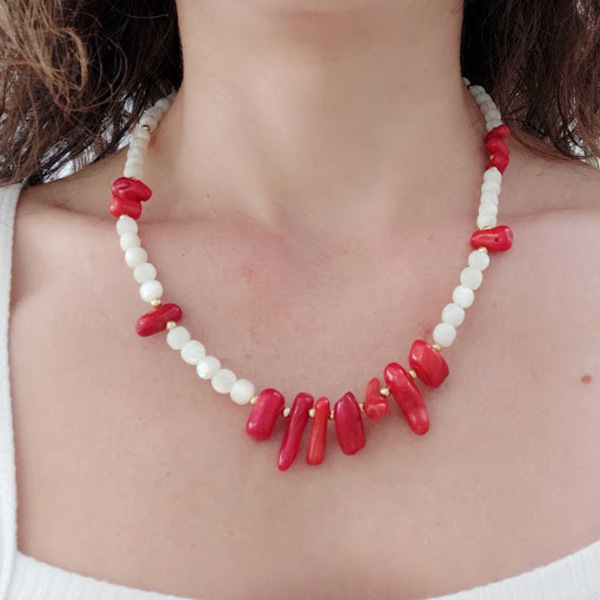 Κολιέ με λευκό και κόκκινο κοράλλι. - ημιπολύτιμες πέτρες, κοντά, ατσάλι, boho - 4