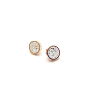 Σκουλαρίκια καρφωτά από ροζ χρυσό με λευκό τσιμέντο μωσαϊκό. - επιχρυσωμένα, ορείχαλκος, τσιμέντο, καρφωτά, μικρά