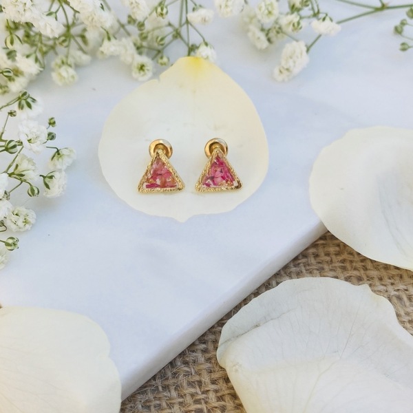 Rose Petals Earrings - Triangle - επιχρυσωμένα, καρφωτά, μικρά - 2