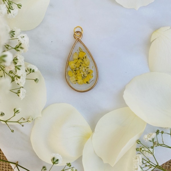 Like Confetti - Yellow - Pressed Flower Necklace - charms, επιχρυσωμένα, λουλούδι, μενταγιόν - 2