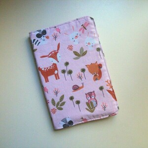 Θήκη βιβλιαρίου υγείας ροζ ζωάκια του δάσους - κορίτσι, θήκες βιβλιαρίου - 2