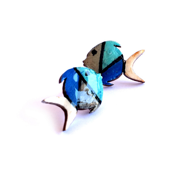 Σκουλαρίκια ξύλινα, μπλε ψαράκι - ξύλο, ζωγραφισμένα στο χέρι, ψάρι, καρφωτά, μικρά - 2