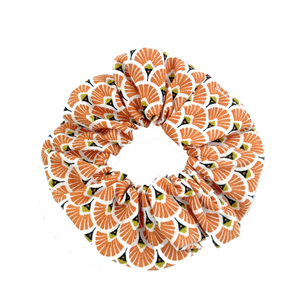 Scrunchie άσπρο με πορτοκαλί λουλούδια - λαστιχάκια μαλλιών
