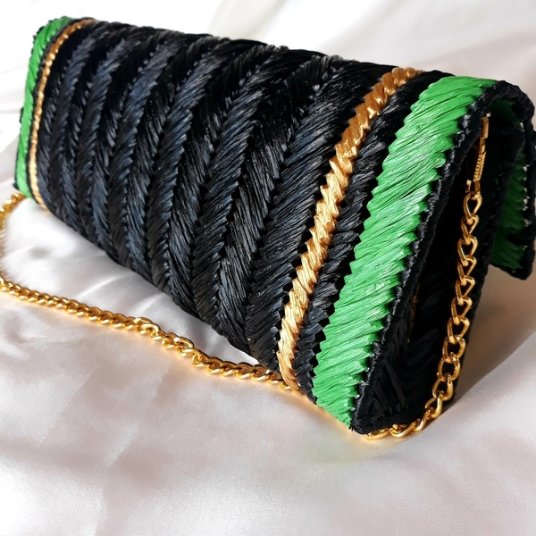 Χειροποίητη κεκτημένη τσάντα φάκελος clutch σε μαύρο ,πράσινο και χρυσό με νήμα φυσική ψάθα. - clutch, ώμου, ψάθα, χειρός, βραδινές - 4