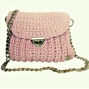 Νεανική χειροποίητη τσάντα "κοχύλι" πλεγμένη με βαμβακερό ροζ κορδόνι με διαστάσεις της : 27*28*11 - νήμα, ώμου, all day, πλεκτές τσάντες, μικρές