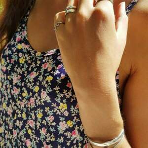 Μίνιμαλ δαχτυλίδι για το μικρό δάχτυλο σε ασημένιο χρώμα - chevalier, minimal, αυξομειούμενα, φθηνά - 4