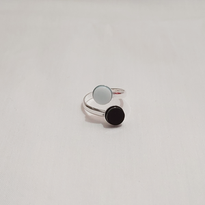 BW2Mat - Χειροποίητο δαχτυλίδι φτιαγμένο απο λευκό και μαύρο πλέξιγκλας - μικρά, αυξομειούμενα, ασήμι 925, plexi glass