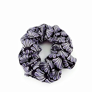 Purple Flower Scrunchie - ύφασμα, λαστιχάκια μαλλιών