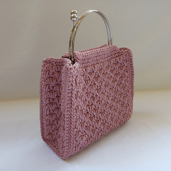 Ροζ πλεκτή τσάντα με μεταλλικό κούμπωμα - clutch, all day, χειρός, πλεκτές τσάντες, μικρές - 2