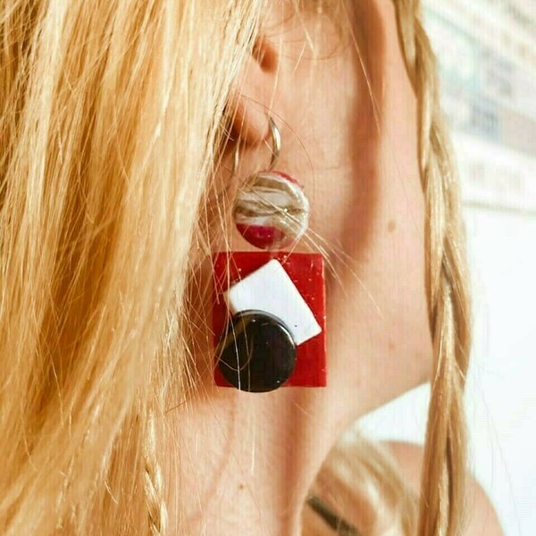 Alva earrings Χειροποίητα σκουλαρίκια απο πηλό σε κόκκινο χρώμα και ασπρόμαυρα στοιχεία - πηλός, μακριά, κρεμαστά, μεγάλα - 2