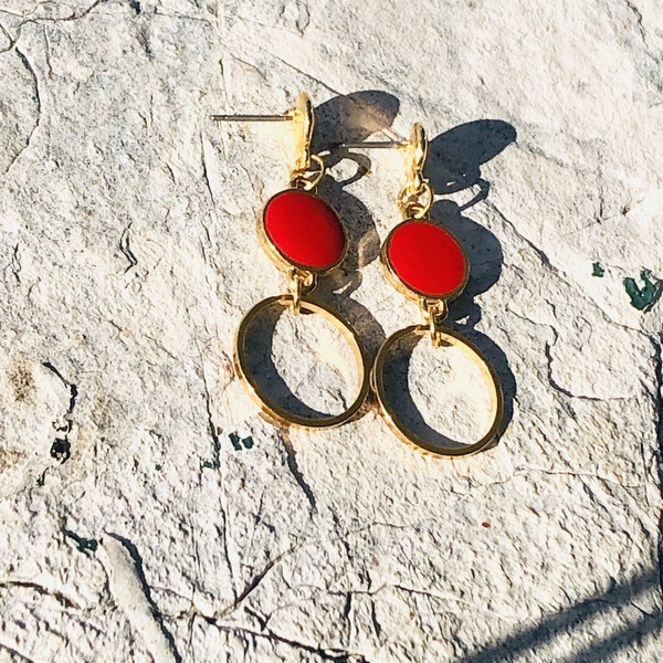 Retro earrings in gold and red - επιχρυσωμένα, κρεμαστά - 2