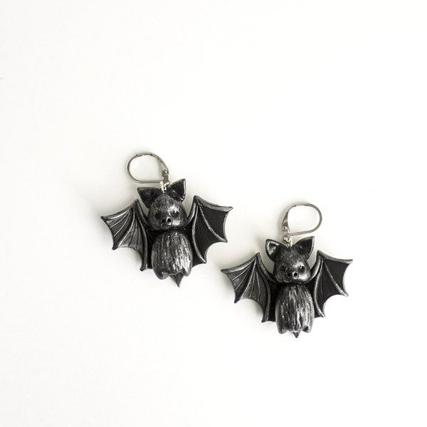 Σκουλαρίκια - νυχτερίδες από πολυμερή πηλό_1 - statement, πηλός, halloween, κρεμαστά, polymer clay