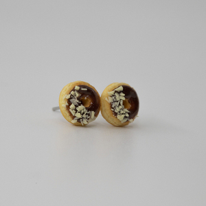 Κοσμήματα Μινιατούρες Σκουλαρίκια καρφωτά “Ντόνατς με σοκολατένιο γλάσο και ξηρούς καρπούς” — - πηλός, καρφωτά, μικρά, ατσάλι, boho - 2