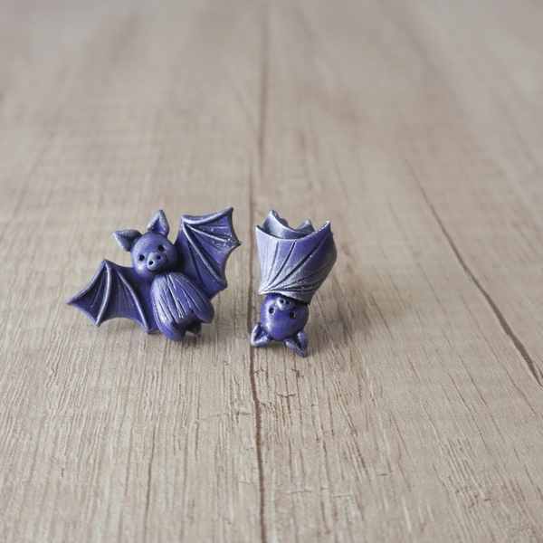 Σκουλαρίκια - νυχτερίδες από πολυμερή πηλό σε μωβ χρώμα_3 - statement, πηλός, καρφωτά, halloween