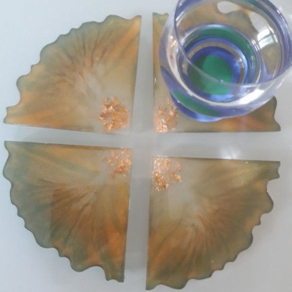 Σετ σουβέρ τεσσάρων τεμαχίων από υγρό γυαλί πράσινου και χρυσού χρώματος με φύλλα χρυσού στο κέντρο - γυαλί, είδη σερβιρίσματος - 5