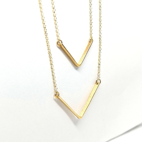 ''V'' Necklace Gold - επιχρυσωμένα, ασήμι 925, κοντά