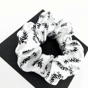 Black n White satin scrunchie - ύφασμα, σατέν, λαστιχάκια μαλλιών - 2