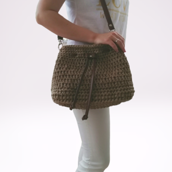 Χειροποίητη πλεκτή τσάντα ώμου πουγκί με ρυθμιζόμενο λουράκι 33Χ25 - ύφασμα, ώμου, πουγκί, all day, πλεκτές τσάντες