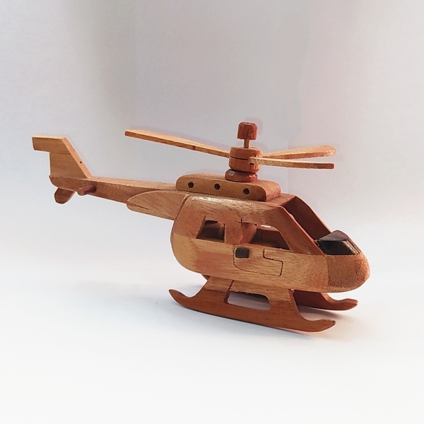 Χειροποίητο ξύλινο ελικόπτερο - ξύλινα παιχνίδια