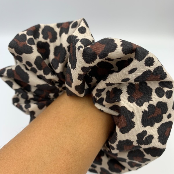 Σετ scrunchie και πλενόμενη μάσκα σε λεοπάρ pattern. - λαστιχάκι, μάσκα προσώπου, μάσκες προσώπου, παιδικές μάσκες - 3
