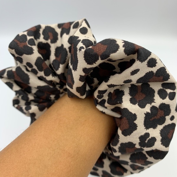 Scrunchie σε λεοπάρ pattern - ύφασμα, λαστιχάκι, για τα μαλλιά - 2