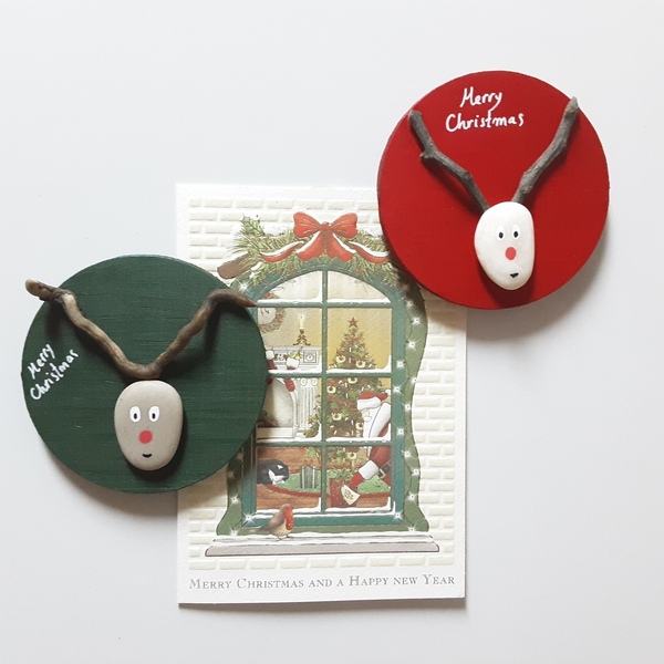 Ξύλινο μαγνητάκι με χριστουγεννιάτικη παράσταση από βότσαλα, ελάφι (9εκ) - ξύλο, χειροποίητα, διακοσμητικά, χριστουγεννιάτικα δώρα, μαγνητάκια - 5
