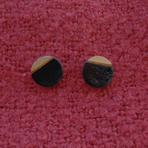 Ξύλινα σκουλαρίκια 1Dot Black - ξύλο, καρφωτά, μικρά, φθηνά - 2