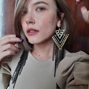 "IT PIECE EARRINGS" ΜΑΚΡΙΑ STATEMENT ΣΚΟΥΛΑΡΙΚΙΑ ΜΕ ΜΑΥΡΕΣ ΑΛΥΣΙΔΕΣ ΚΡΟΣΣΙ ΚΑΙ ΕΝΤΥΠΩΣΙΑΚΟ ΧΡΥΣΟ ΣΤΟΙΧΕΙΟ ΜΕ ΜΑΥΡΟ ΣΜΑΛΤΟ - αλυσίδες, μακριά, κρεμαστά, μεγάλα, πολυέλαιοι