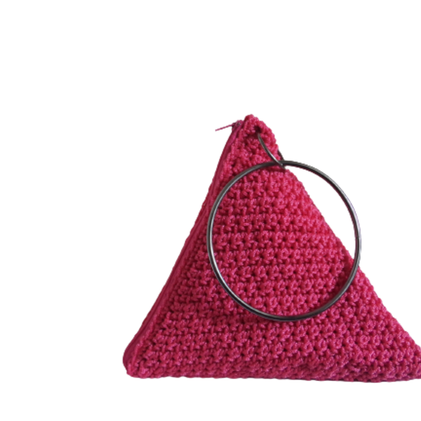 Πλεκτή φούξια τσάντα χειρός πυραμίδα. Υψος 18 εκ. μήκος 18 εκ. - ύφασμα, χειρός, πλεκτές τσάντες, μικρές, φθηνές