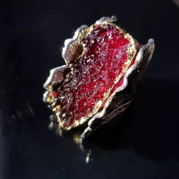 Κόκκινο δαχτυλίδι με γρανάτη Αντικε με μαύρη πατινα, σε σχέδιο φύλλα. - ημιπολύτιμες πέτρες, επιχρυσωμένα, ορείχαλκος, επάργυρα, σταθερά - 3