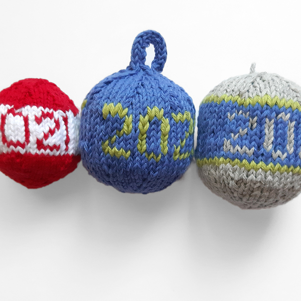 Πλεκτές προσωποποιημένες χριστουγεννιάτικες μπάλες με μήνυμα - νήμα, στολίδια, μπάλες - 5