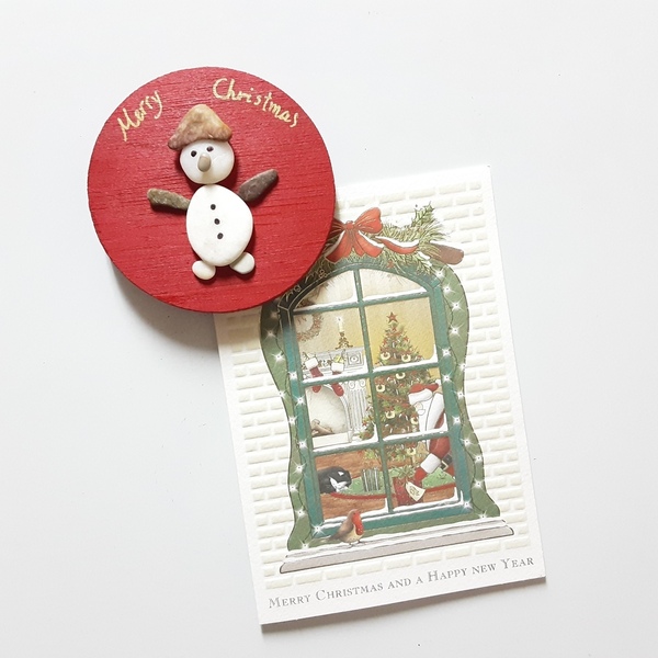 Μαγνητάκι ξύλινο με Χριστουγεννιάτικη παράσταση από βότσαλα, χιονάνθρωπος (9εκ) - ξύλο, χειροποίητα, διακοσμητικά, χριστουγεννιάτικα δώρα - 4