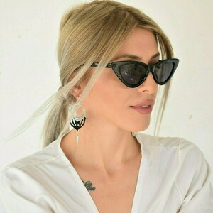 macrame σκουλαρίκια με μεταλλικό στοιχείο και φύλλο/φτερό - μακραμέ, φύλλο, ατσάλι, boho, κρεμαστά - 2