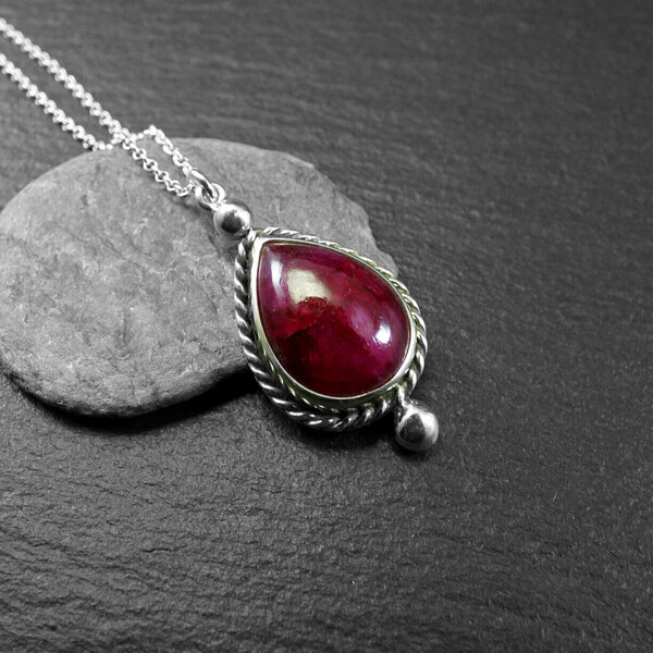 '' Ruby red '' - Χειροποίητο μενταγιόν από ασήμι 925 και ημιπολύτιμο λίθο Ρουμπίνι! - ασήμι, ημιπολύτιμες πέτρες, κοντά - 2