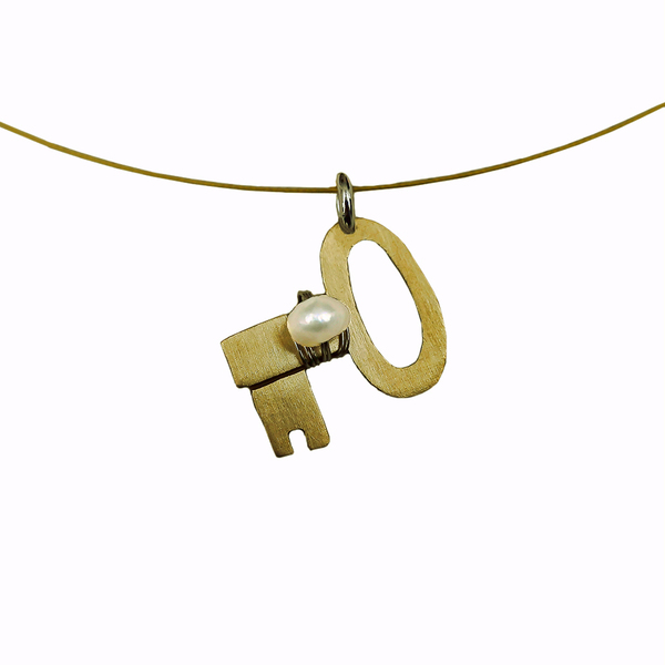 2021 Χειροποίητο κολιέ γούρι με χρυσόχρωμο κλειδί και μαργαριτάρια - charms, ορείχαλκος, κλειδί, κοντά, γούρια