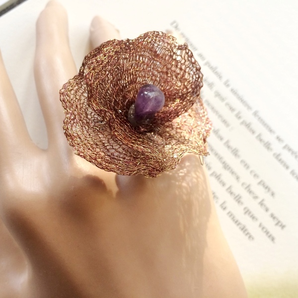 Δαχτυλίδι από πλέγμα τιτανίου σε χρυσό αντικέ - ημιπολύτιμες πέτρες, αμέθυστος, δώρο, λουλούδι, μεγάλα, αυξομειούμενα - 4
