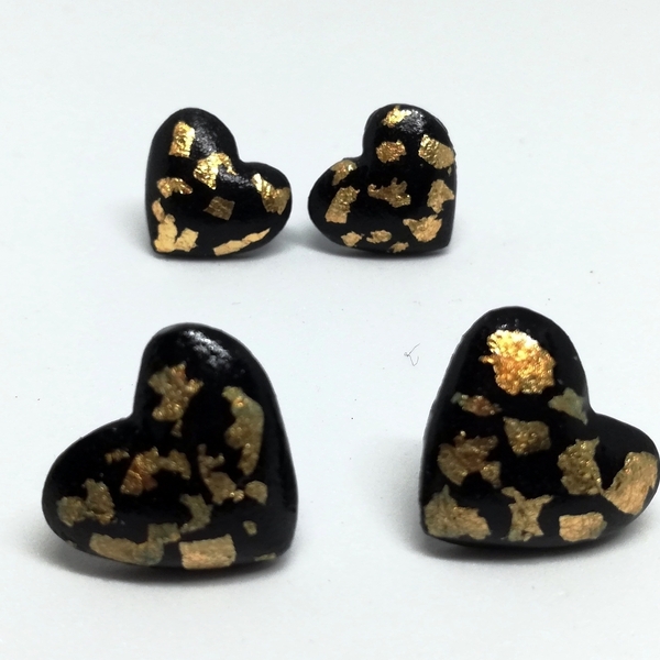 Σκουλαρίκια μαύρες καρδιές με φύλλα χρυσού - καρδιά, καρφωτά, κοσμήματα