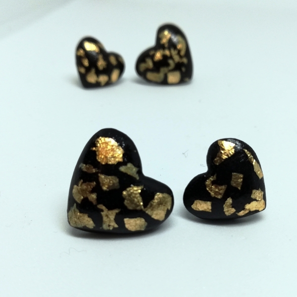 Σκουλαρίκια μαύρες καρδιές με φύλλα χρυσού - καρδιά, καρφωτά, κοσμήματα - 3