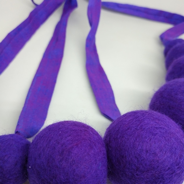 Felting ball necklace - μετάξι, ύφασμα - 3