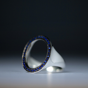 Οβάλ κενό ασημένιο δαχτυλίδι με μπλε πέτρες περιμετρικά. Φτιαγμένο στο χέρι από ασήμι 925 και ζιργκόν ένα κομψό ιδιαίτερο δώρο για ιδιαίτερες γυναίκες. - ημιπολύτιμες πέτρες, ασήμι 925, boho, μεγάλα, δώρα για γυναίκες - 5