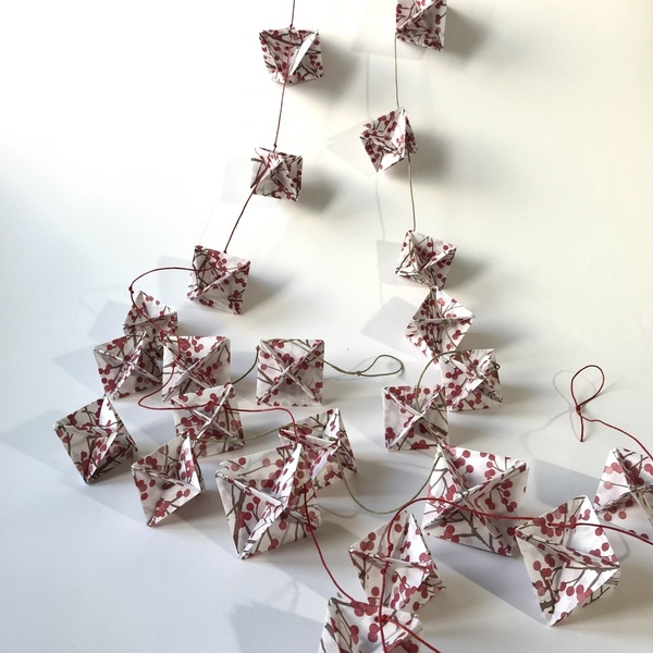 Χριστυγεννιάτικη γιρλάντα origami - γιρλάντες, minimal, διακοσμητικά - 3