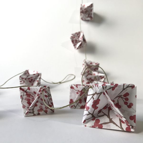 Χριστυγεννιάτικη γιρλάντα origami - γιρλάντες, minimal, διακοσμητικά