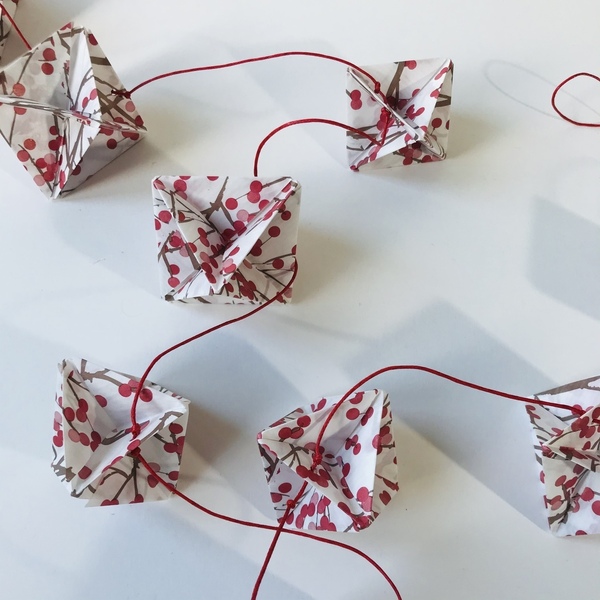 Χριστυγεννιάτικη γιρλάντα origami - γιρλάντες, minimal, διακοσμητικά - 2